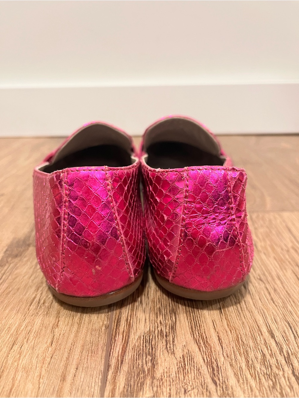 AGL softy pointy toe moccasin loafer Fuschia snake - Picture 7 of 16